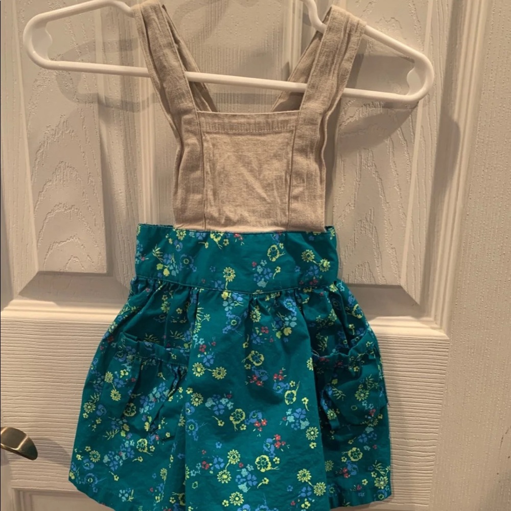 Baby pinafore
